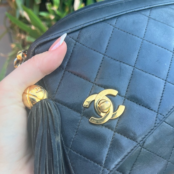 Authentic Chanel CC black lambskin quilted diagonal run lock flap camera bag - Picture 11 of 16